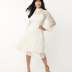 Unique Vintage Leota Cream Ivory Heart Lace Bridal Elopement Dress Midi NWT